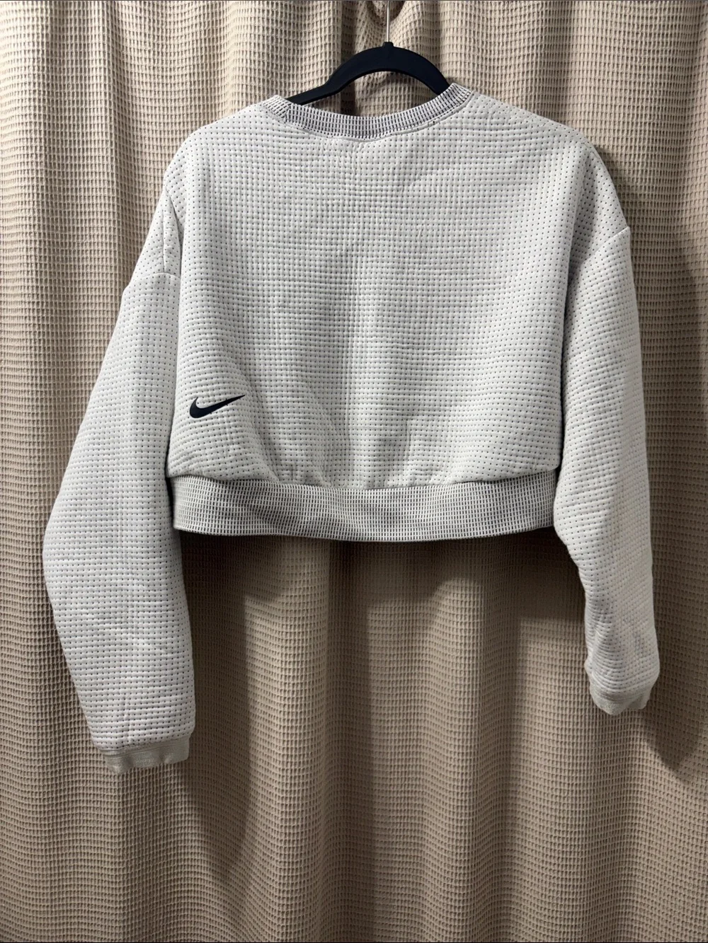 Nike Women's Off-White Cropped Waffle Crewneck Sweatshirt EUC